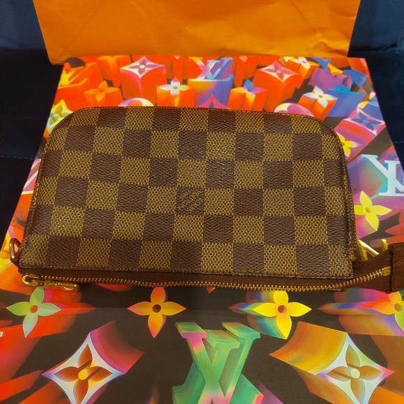 Bucket Marais Pochette Louis Vuitton w/New Coach Gold Crossbody Chain - Picture 3 of 16